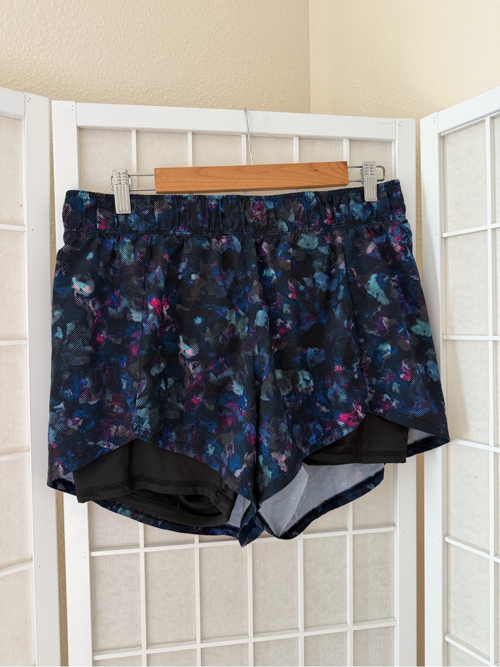 Avia Black Purple Multicolor Athletic Shorts Medium